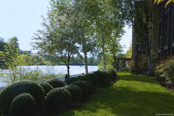 Valley River Inn (Eugene)